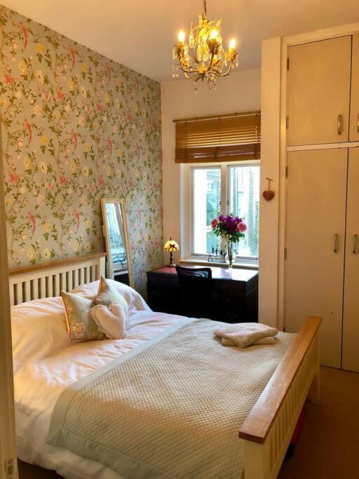 Spacious Apartment In The Heart Of Camden Town Londra Exterior foto